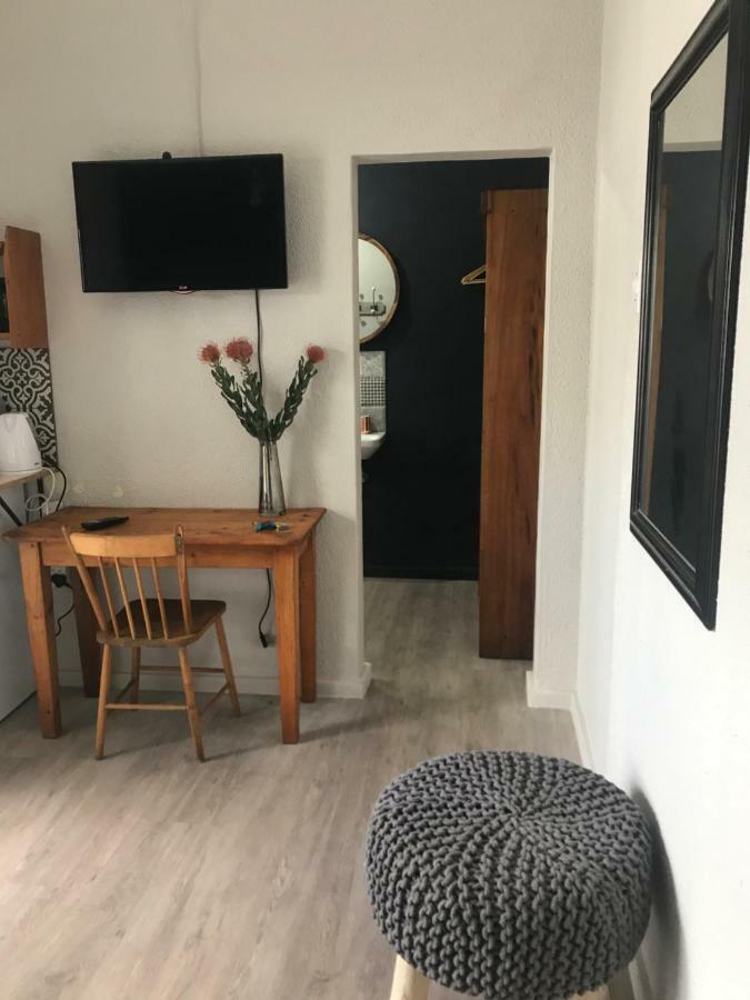 Olive Tree Private Rooms In Stellenbosch- No Load Shedding Εξωτερικό φωτογραφία